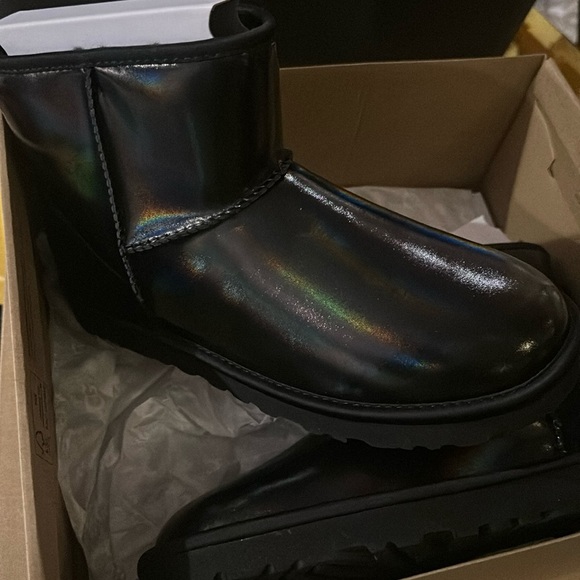 Black ankle boots Ugg size 9 never been worn - Picture 1 of 4